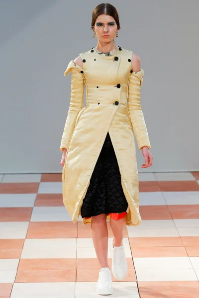 Look 38